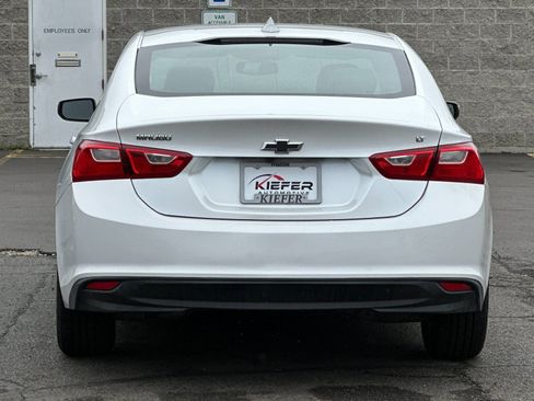 Used 2017 Chevrolet Malibu LT image 5