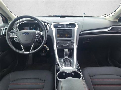 Used 2016 Ford Fusion SE FWD image 12