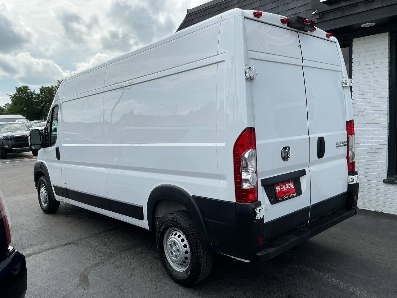 Used 2024 RAM ProMaster 2500 w/ Convenience Group FWD image 5