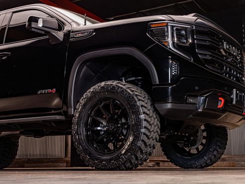 Used 2024 GMC Sierra 1500 AT4 w/ Technology Package image 16