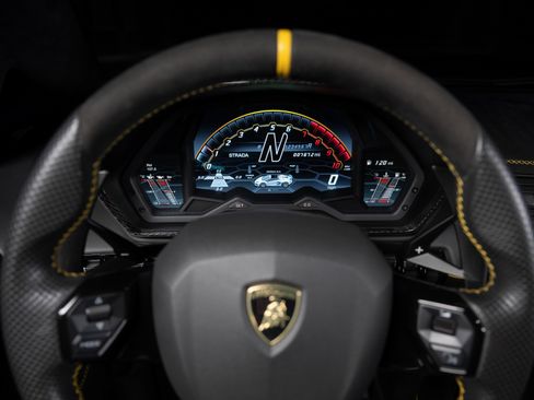 Used 2021 Lamborghini Aventador SVJ AWD/4WD image 26
