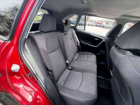 Used 2021 Toyota RAV4 XLE w/ Convenience Package image 19