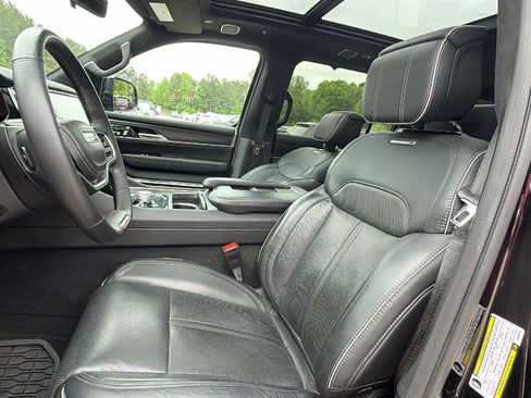 Certified 2025 Jeep Grand Wagoneer Series II Obsidian w/ Quick Order Packagew 28T AWD/4WD image 17