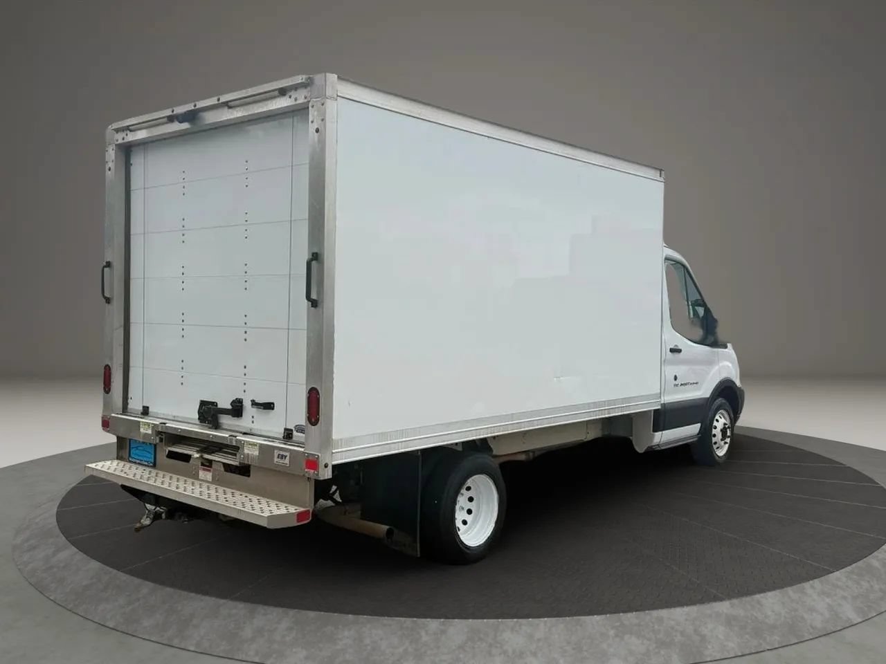 Used 2019 Ford Transit 350 156 DRW RWD image 4