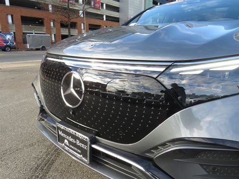 Certified 2023 Mercedes-Benz EQS 580 4MATIC SUV image 17