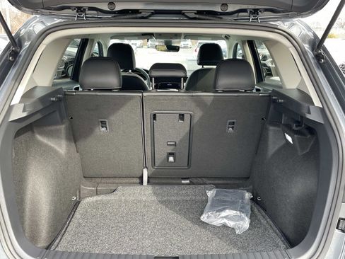 New 2026 Volkswagen Taos SE FWD image 10