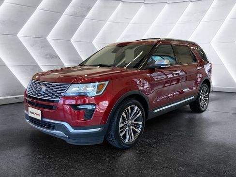 Used 2019 Ford Explorer Platinum image 3