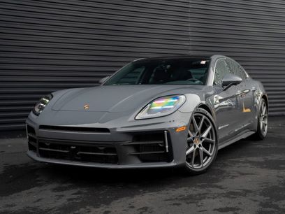 New 2025 Porsche Panamera 4