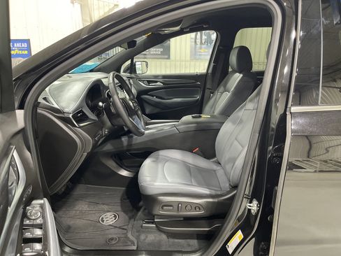 Used 2023 Buick Enclave Premium AWD/4WD image 2
