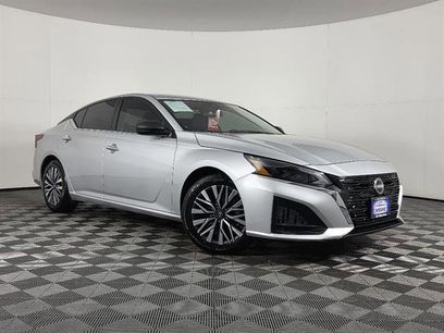 Used 2024 Nissan Altima 2.5 SV