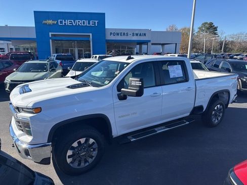 Used 2024 Chevrolet Silverado 2500 LT image 1