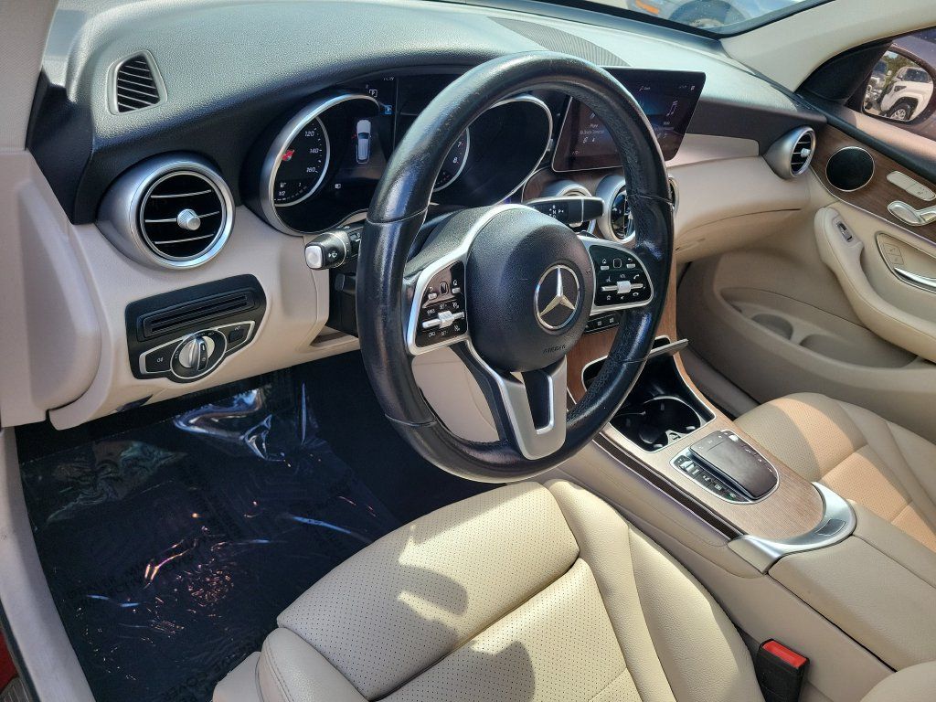 Used 2021 Mercedes-Benz GLC 300 w/ Premium Package image 7