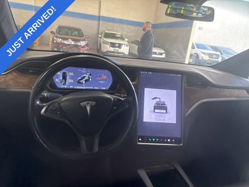 Used 2018 Tesla Model X 75D image 6