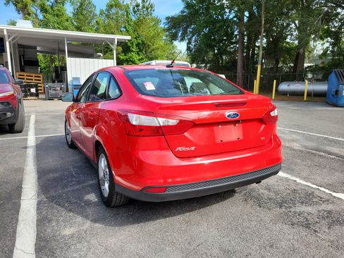 Used 2014 Ford Focus SE FWD image 4