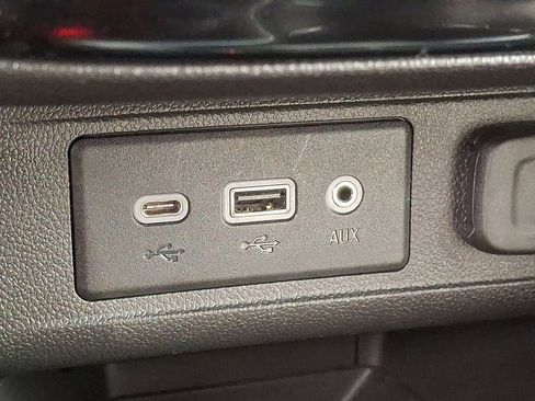 Used 2021 Buick Encore GX Select image 23