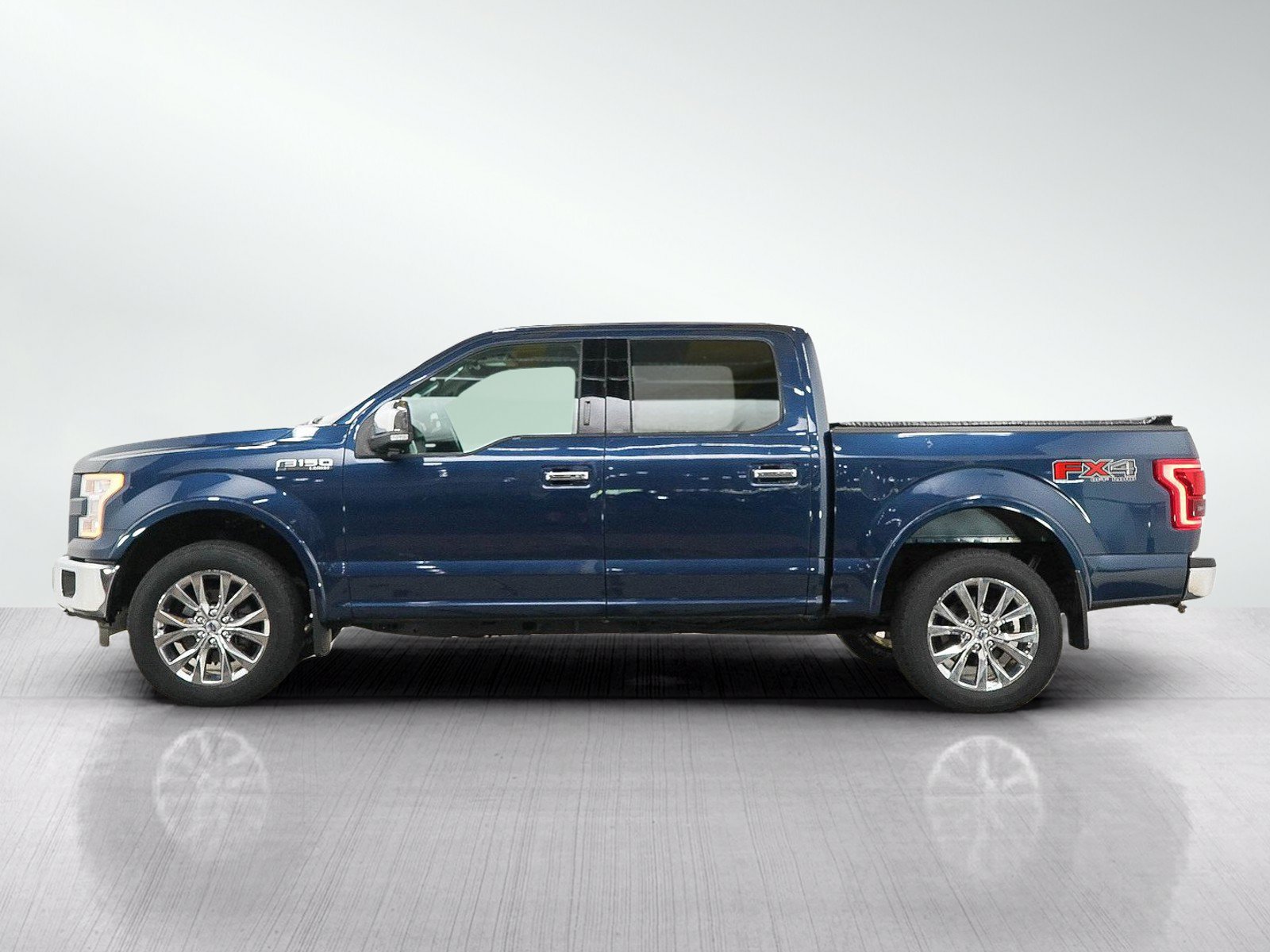 Used 2016 Ford F150 Lariat w/ Equipment Group 502A Luxury AWD/4WD image 2