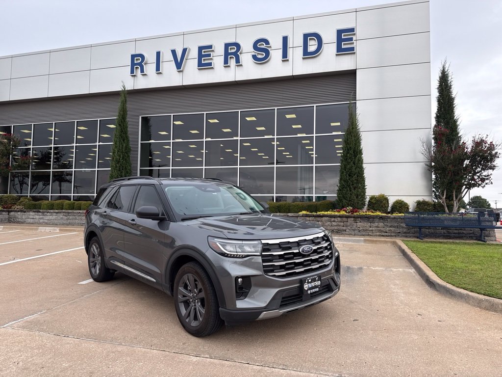 Used 2025 Ford Explorer Active w/ Active Comfort Package AWD/4WD image 3