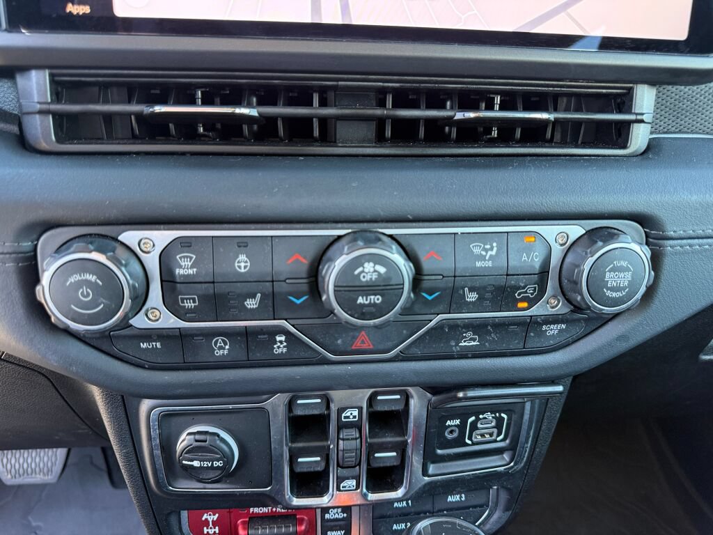 Used 2026 Jeep Wrangler Unlimited Rubicon w/ Technology Group AWD/4WD image 25