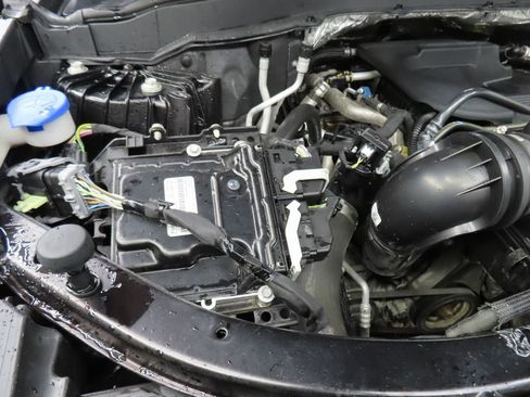 Used 2020 Ford Explorer XLT w/ Equipment Group 202A image 28