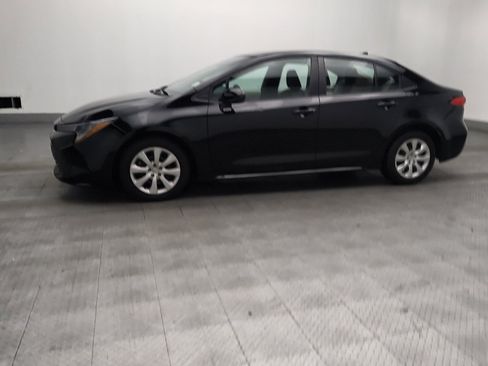Used 2024 Toyota Corolla LE FWD image 2