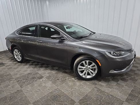 Used 2015 Chrysler 200 Limited w/ Convenience Group image 7