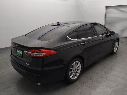 Used 2020 Ford Fusion SE image 9