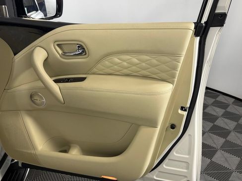 Used 2024 INFINITI QX80 Sensory AWD/4WD image 34