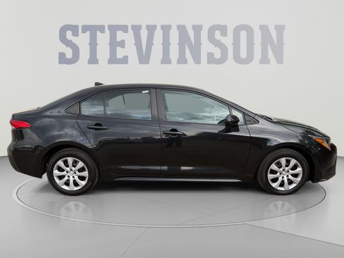 Used 2021 Toyota Corolla LE FWD image 6