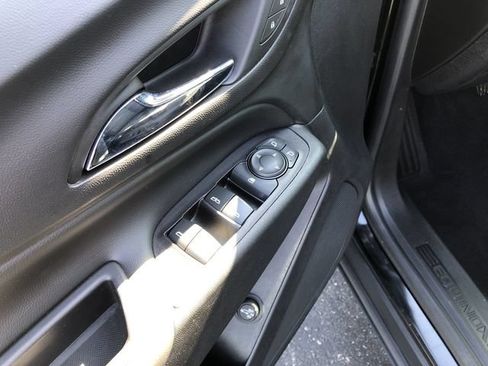 Used 2019 Chevrolet Equinox LT w/ Driver Convenience Package FWD image 21