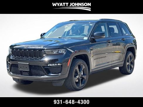 Used 2023 Jeep Grand Cherokee Limited w/ Black Appearance Package AWD/4WD image 1