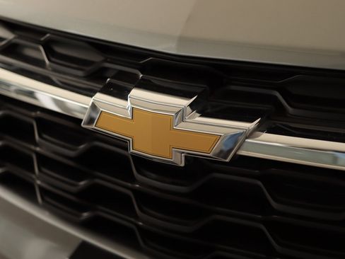 Used 2025 Chevrolet Trax LT w/ Driver Confidence Package image 29