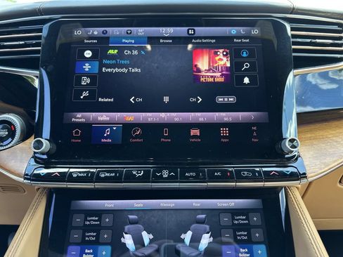 Certified 2024 Jeep Grand Wagoneer Series III w/ Rear Seat Video Group 1 AWD/4WD image 11