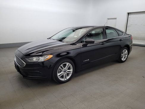 Used 2018 Ford Fusion S image 2