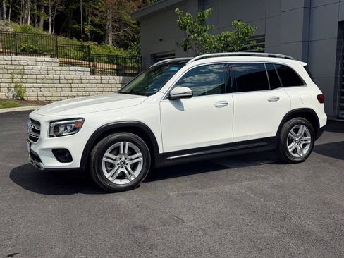 Used 2023 Mercedes-Benz GLB 250 4MATIC image 4