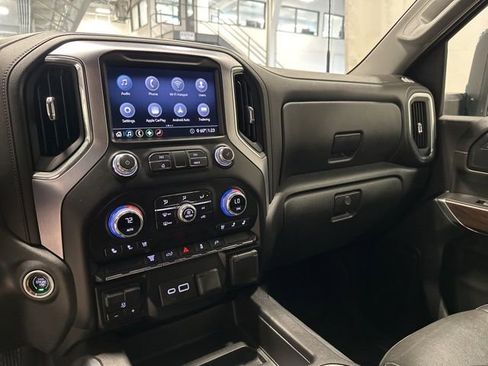Used 2020 GMC Sierra 3500 SLT w/ SLT Convenience Package image 22