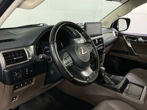 Used 2023 Lexus GX 460 Premium w/ Accessory Package AWD/4WD image 16