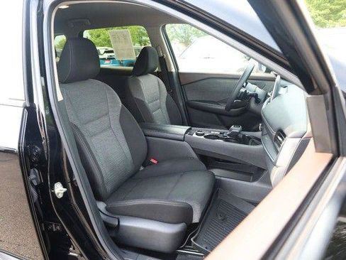 Used 2023 Nissan Rogue SV AWD/4WD image 24