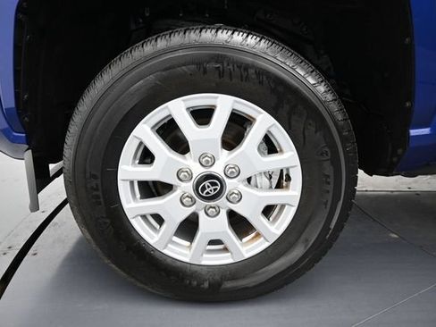 Used 2025 Toyota Tacoma SR5 RWD image 9