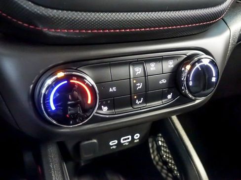 Used 2023 Chevrolet TrailBlazer RS AWD/4WD image 23
