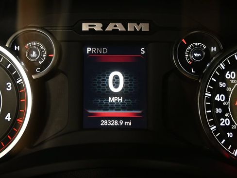 Used 2024 RAM 3500 Big Horn w/ Towing Technology Group AWD/4WD image 25