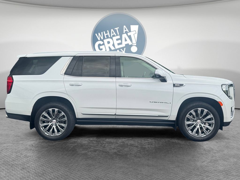 Used 2021 GMC Yukon Denali w/ Denali Premium Package AWD/4WD image 2