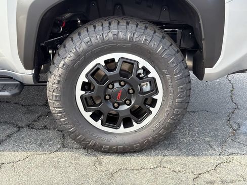 New 2026 Toyota 4Runner TRD Off-Road Premium AWD/4WD image 21