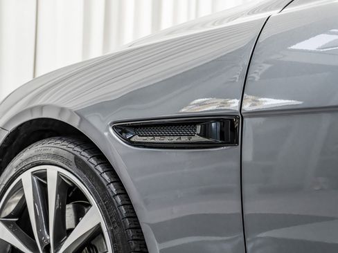 Used 2020 Jaguar XE S image 42