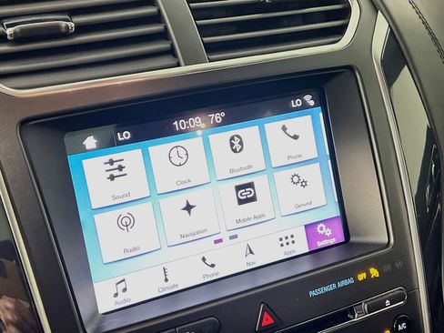 Used 2018 Ford Explorer Platinum AWD/4WD image 15