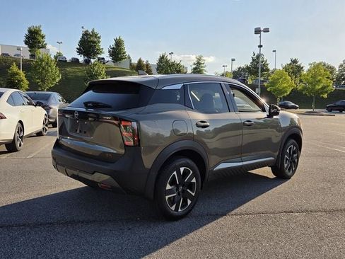Used 2025 Nissan Kicks SR w/ Illumination Package FWD image 6
