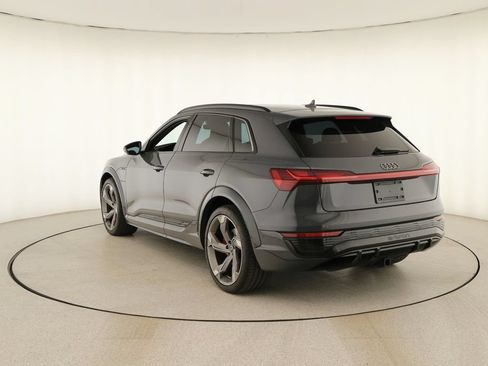 Certified 2024 Audi SQ8 e-tron Premium Plus w/ Black Optic Package AWD/4WD image 4