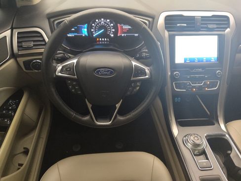 Used 2020 Ford Fusion SEL FWD image 22