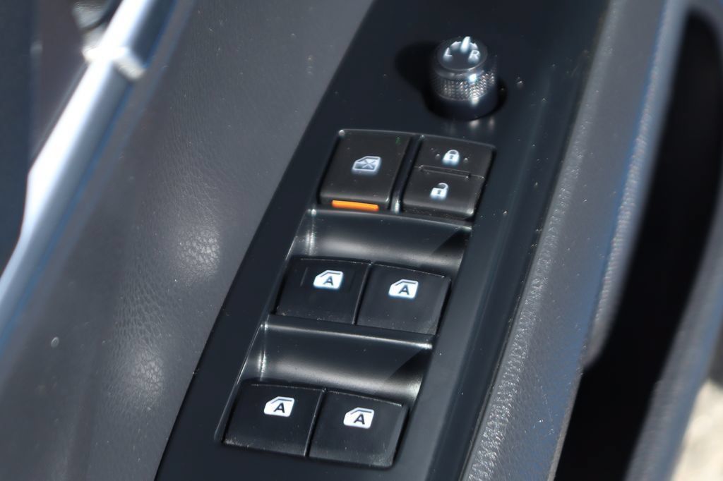 Used 2019 Toyota Camry LE FWD image 14