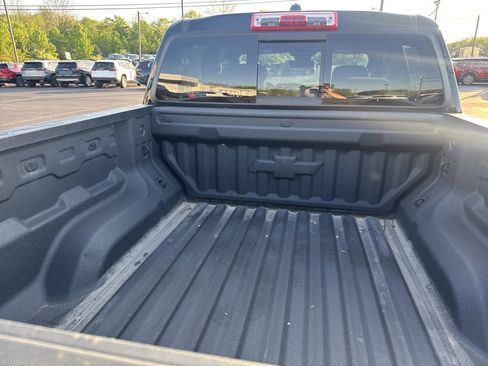 Used 2023 Chevrolet Colorado Trail Boss w/ LPO, Dark Essentials Package AWD/4WD image 5