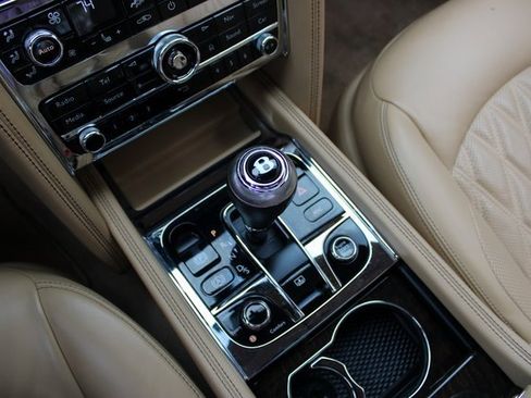 Used 2017 Bentley Mulsanne image 18